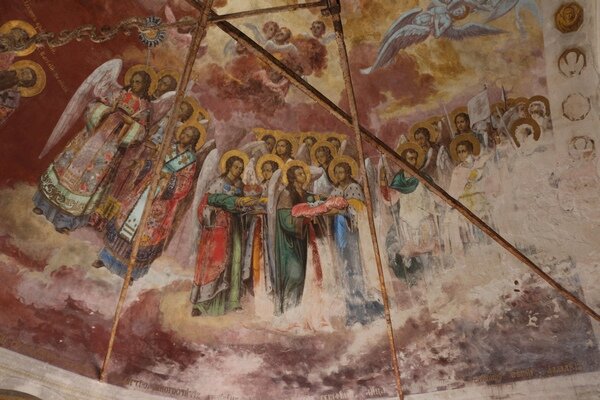    Реставраторы из Твери помогут сохранить Летний храм в Парском