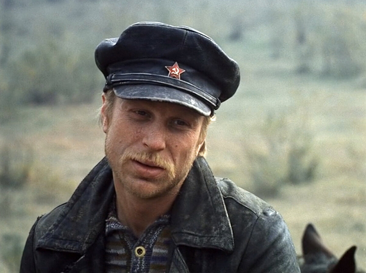 "— Ты хто? — Шилов, Егор Петрович.
— Чекист?
— Чекист, чекист…" Фото: Дзен