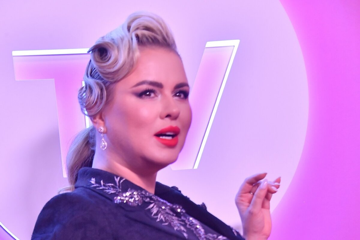 Анна Семенович призналась, что ванна ей заменяет море. Фото: globallookpress.com