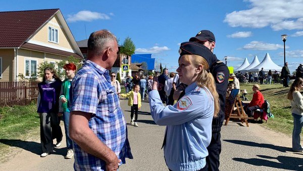    На «Русской Венеции» в Холуе полиция искала пропавший кошелек