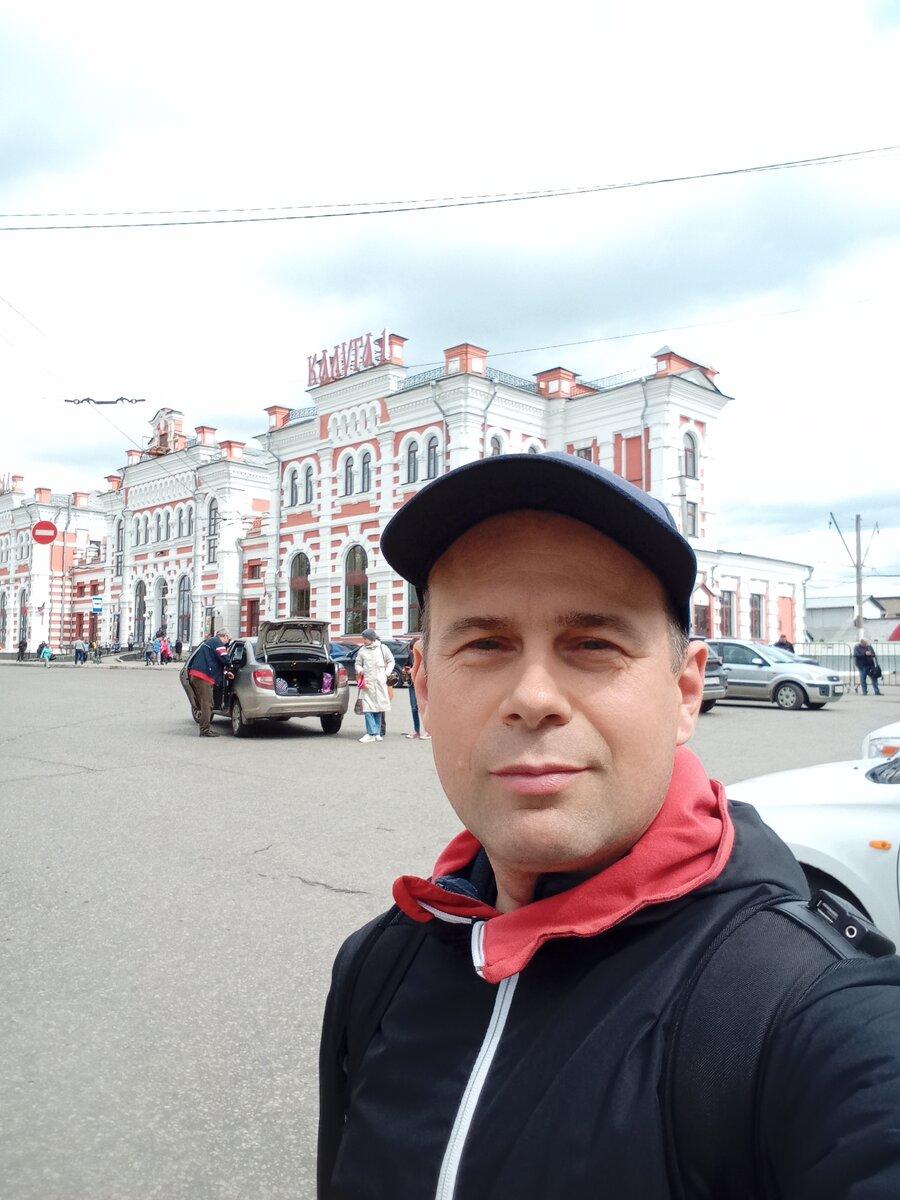 Электричка с киевского вокзала приезжает на станцию Калуга 1. В городе есть ещё станция Калуга 2.