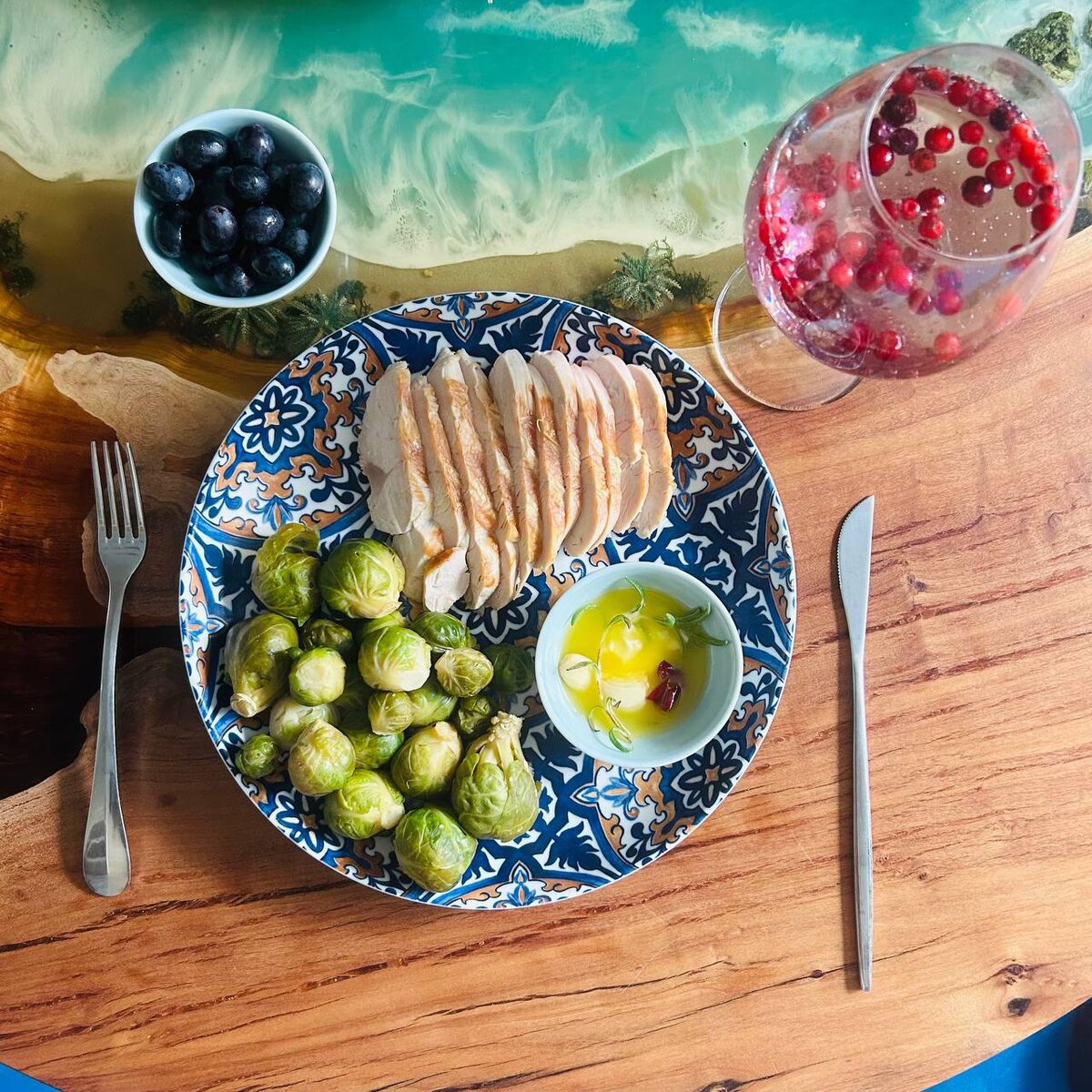 фото от Кати. Индейка, брюссельская капуста и соус на основе сливочного масла