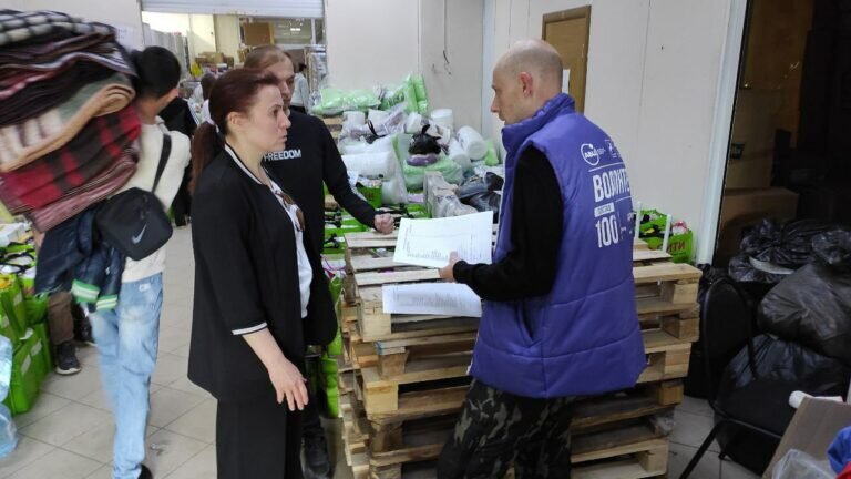    В Оренбурге пункт гуманитарной помощи пострадавшим от паводка работает без выходных Марина Шарт