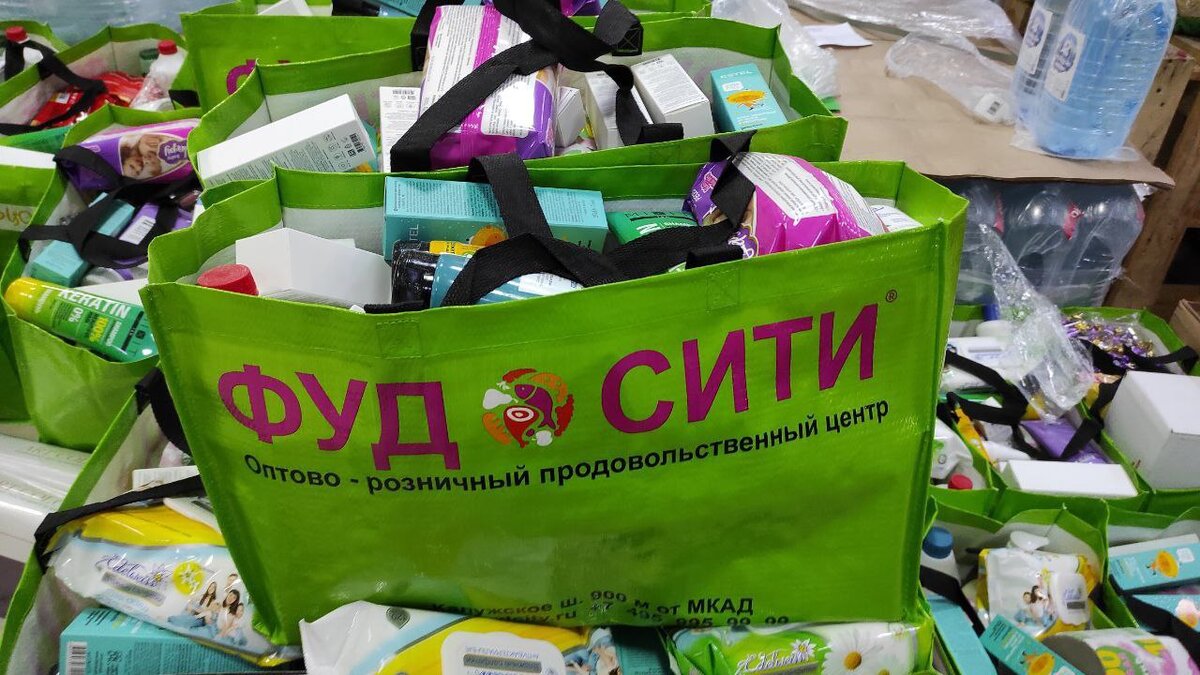  📷    В Оренбурге пункт гуманитарной помощи пострадавшим от паводка работает без выходных Марина Шарт