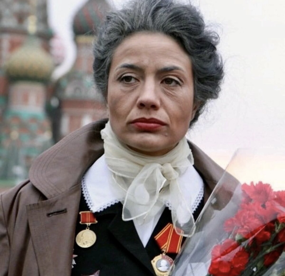 Это фото актрисы Эстреллы Сапатеро в роли Африки (фильм «Поединки.Женщина под грифом "секретно"»)