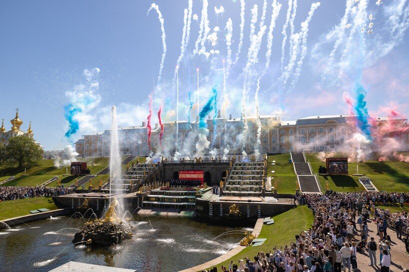 Открытие фонтанов в Петергофе в 2024 году
