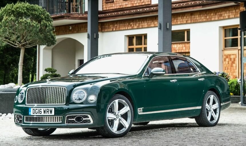 Bentley Mulsanne с двигателем 6,8 л. Стоимость некоторых версий может превышать 50 млн руб.