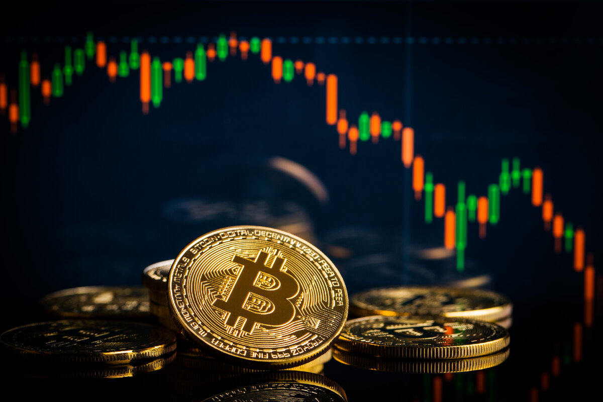Почему криптовалюты падают?