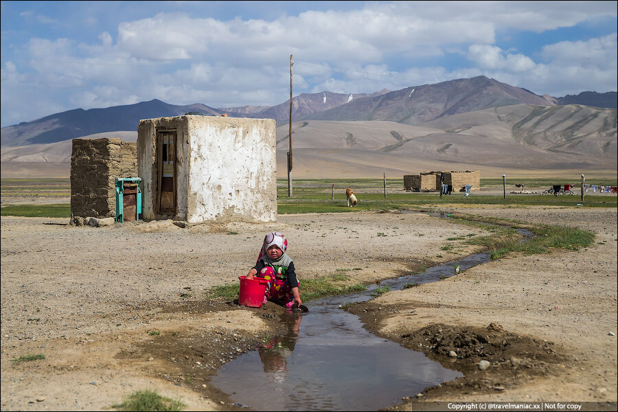 Как развлекаются таджикские дети в своих кишлаках
