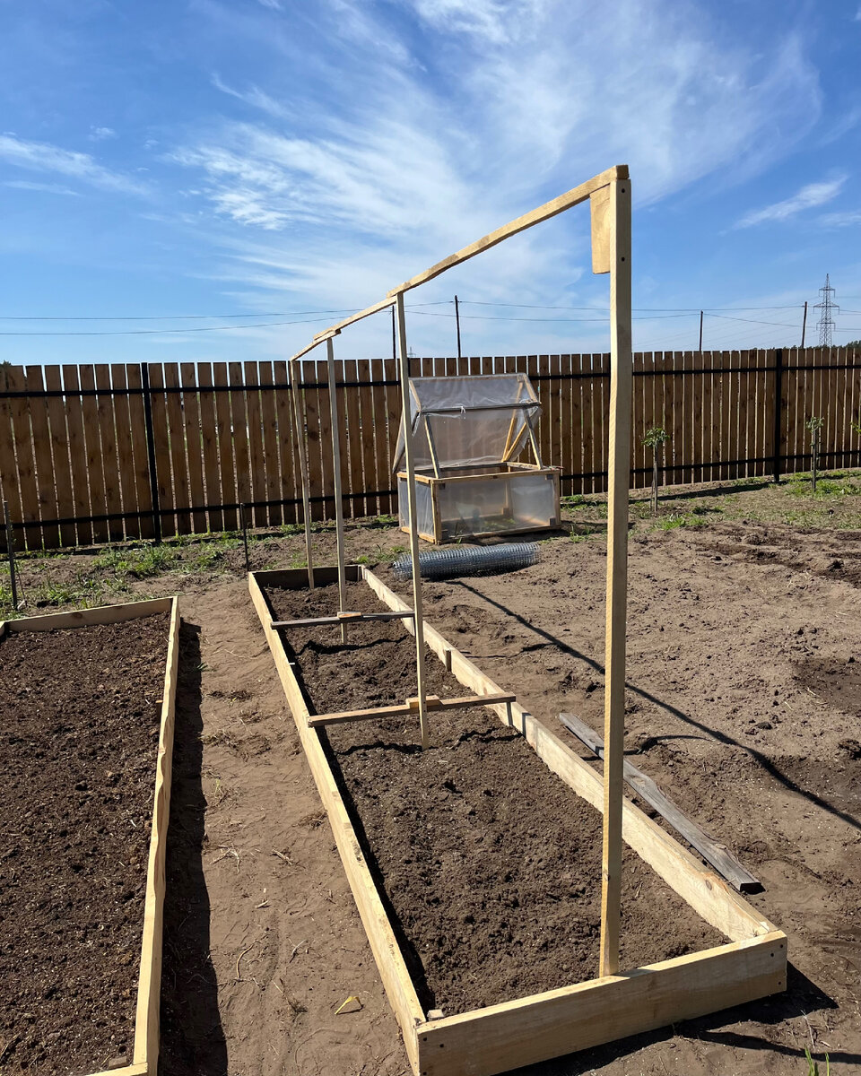 Шпалера почти в сборе