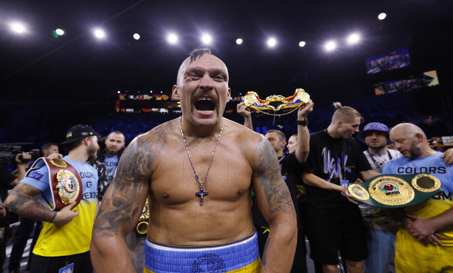    Александр Усик стал абсолютным чемпионом мира. Фото: Reuters