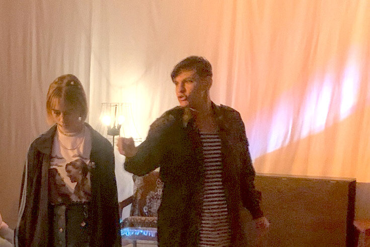 Сцена из спектакля