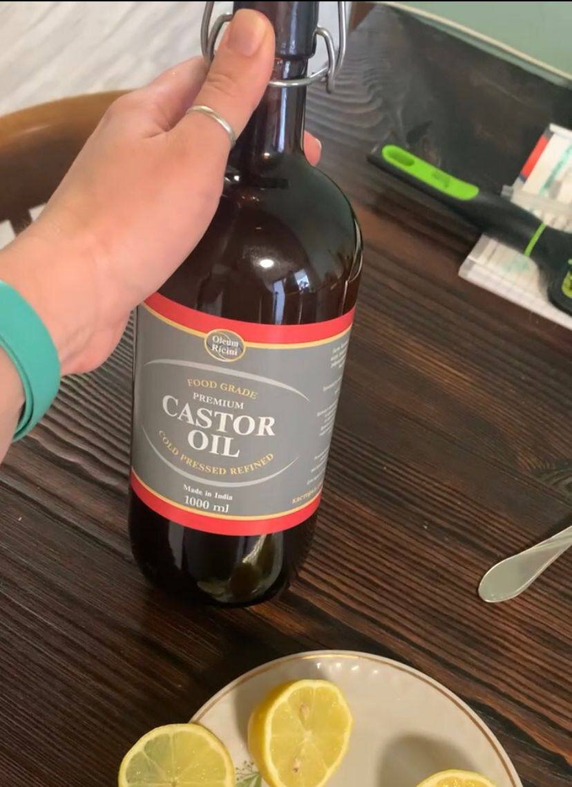 Целый литр полезнейшей касторки...