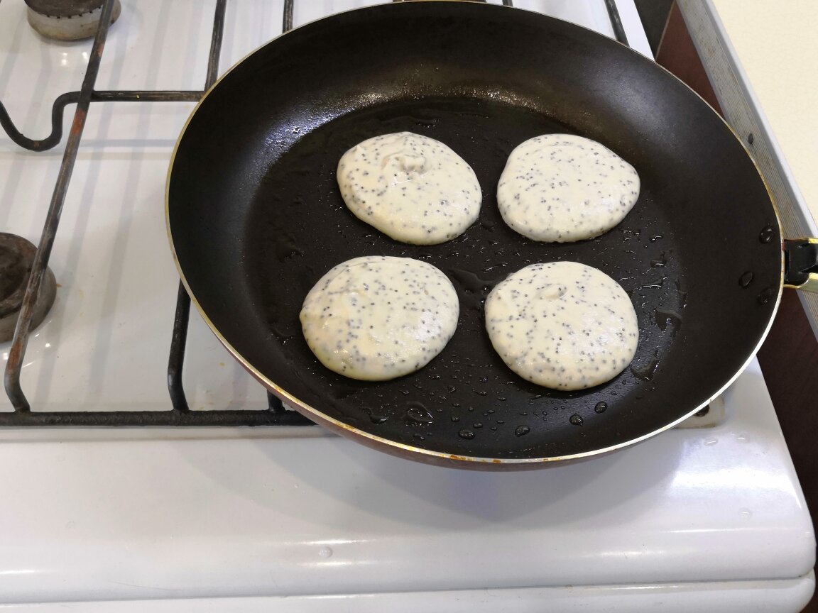 Беру мягкий творог и мак. ПП оладьи получаются ароматными и очень вкусными  | Рецепты ПП - худеем вкусно! | Дзен