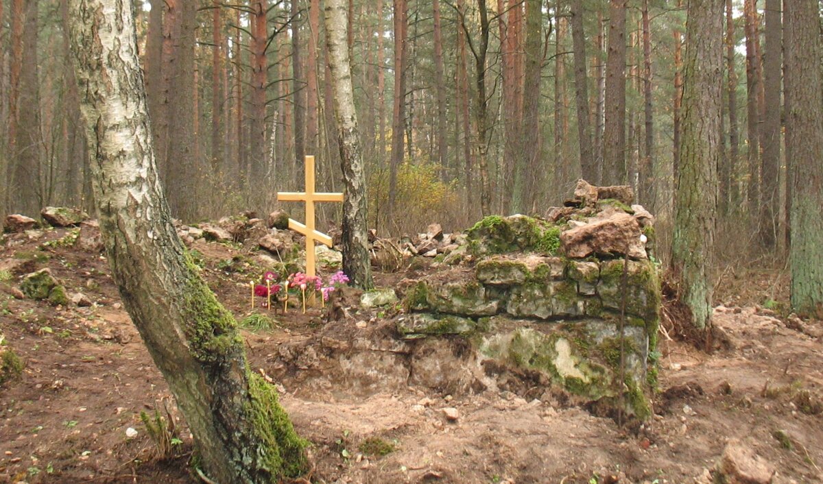 Очищенная Православная часовня. Осень 2008 г.