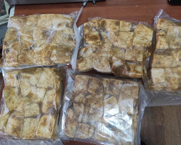    Жители Абдулинского округа передали бойцам СВО домашнюю тушенку и соленое сало Кристина Просвиркина