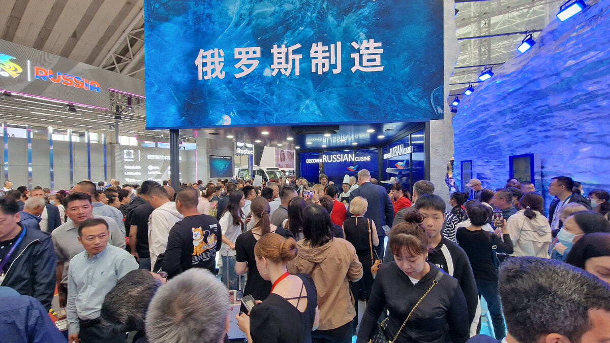 На стендах тоже ажиотаж