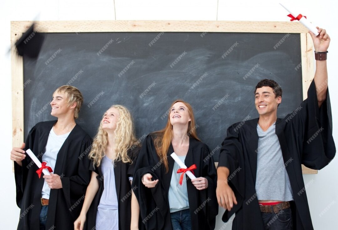https://ru.freepik.com/premium-photo/group-people-celebrating-after-graduation_2558874.htm#fromView=search&page=1&position=8&uuid=68bfa9a8-001d-4156-8c4a-c0ee8e84f6a2