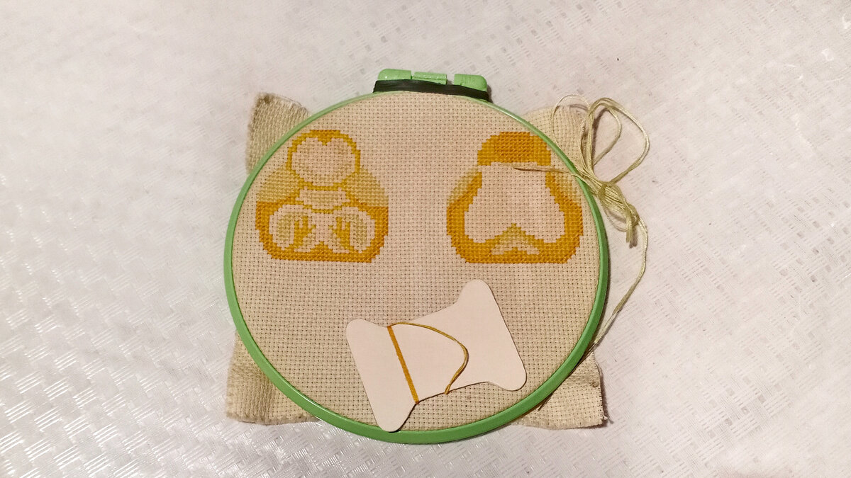 Цыплёнок от Ирины Наниашвили (вышиваю самоподбором)