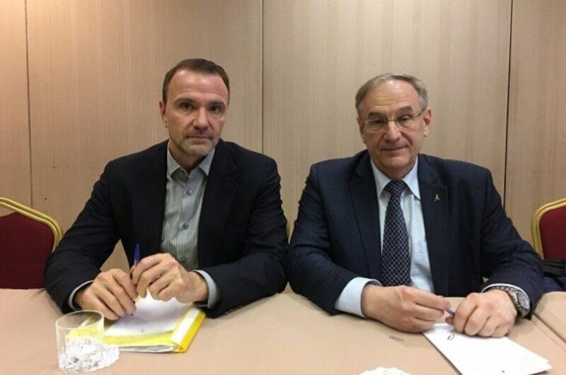     Антон Сихарулидзе и Александр Коган. Фото: aif.ru Фотография взята из открытых источников.