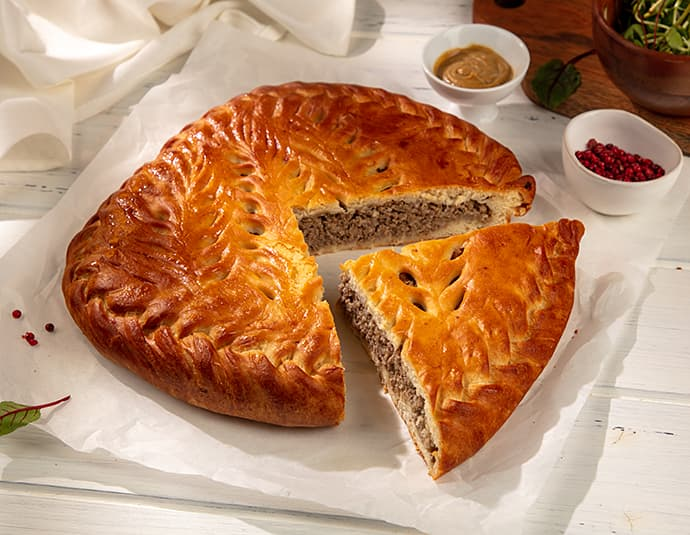 Домашний пирог с мясом и грибами