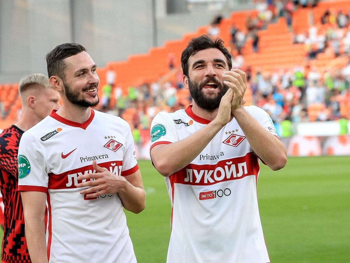    Защитники "Спартака" Никита Чернов и Георгий Джикия (слева направо)© пресс-служба ФК "Спартак"