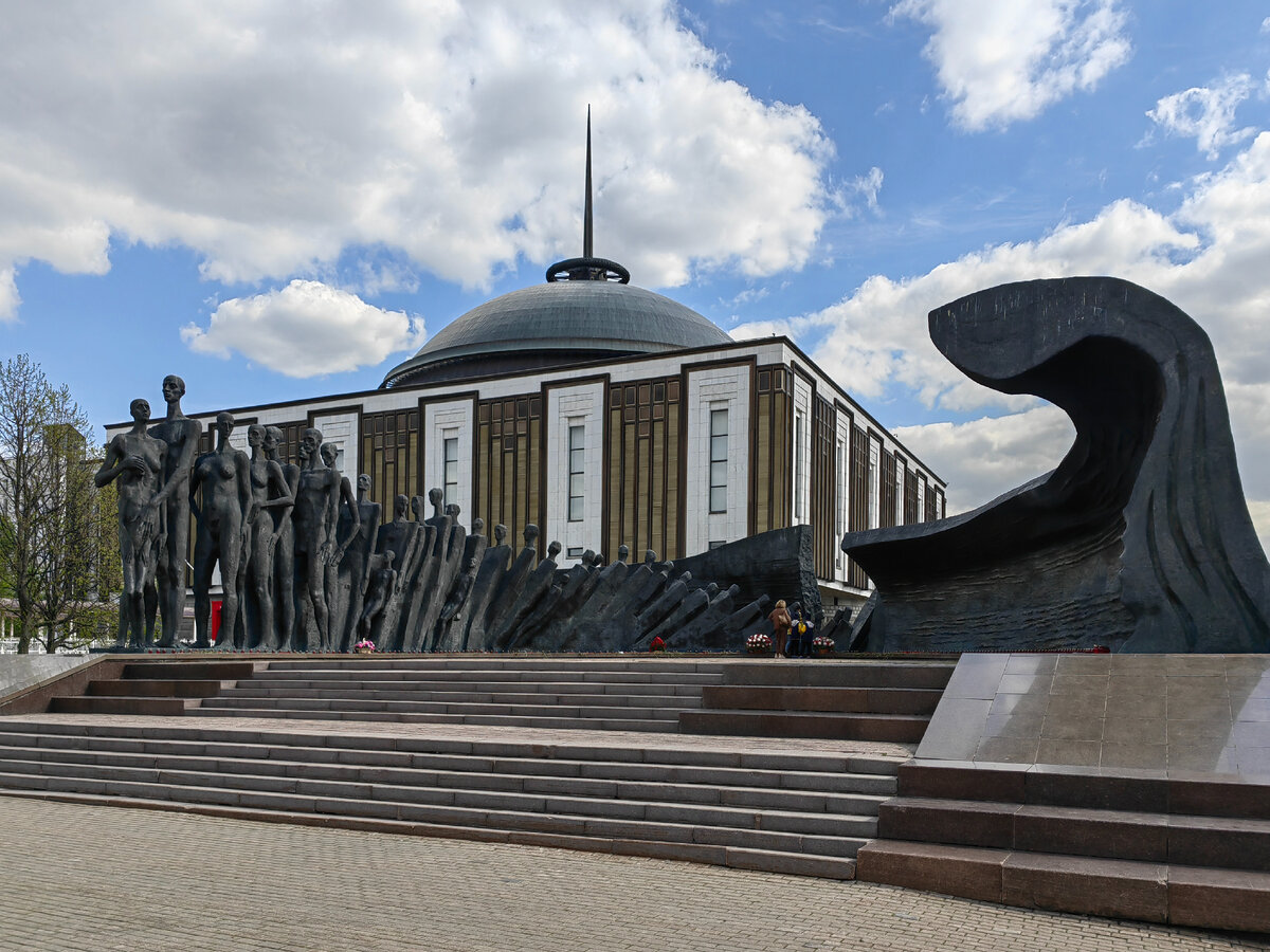 Поклонная гора - впечатляющий памятник Зураба Церетели 