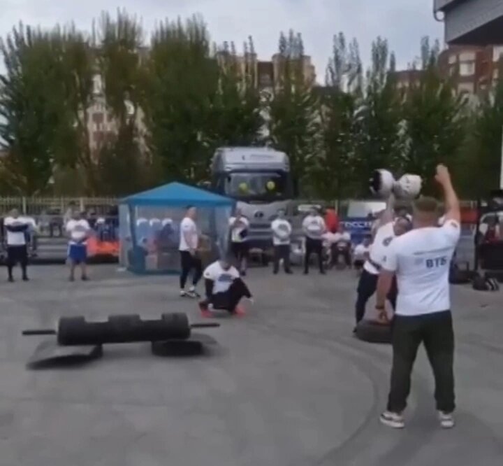    Оторвался тромб: на соревнованиях силачей в Тюмени погиб сотрудник МЧС