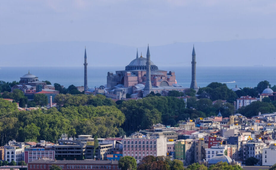    Путешествие из Ростова в Стамбул на автобусе займет около 40 часов. Фото: Mine Toz/Keystone Press Agency/Global Look Press