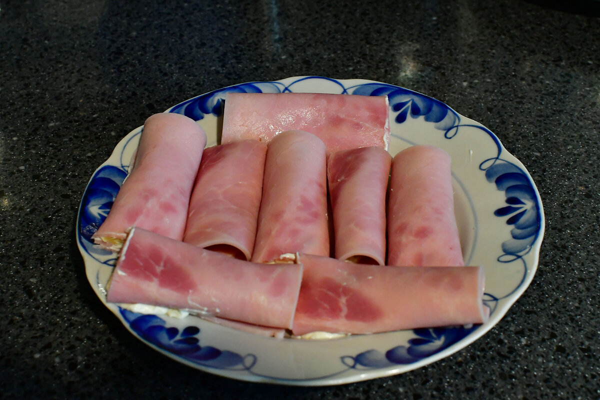 Рулет из ветчины с сыром