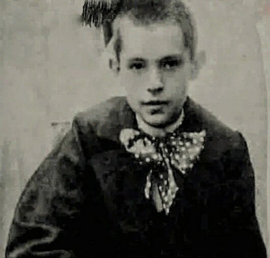 Юный Павел Филонов