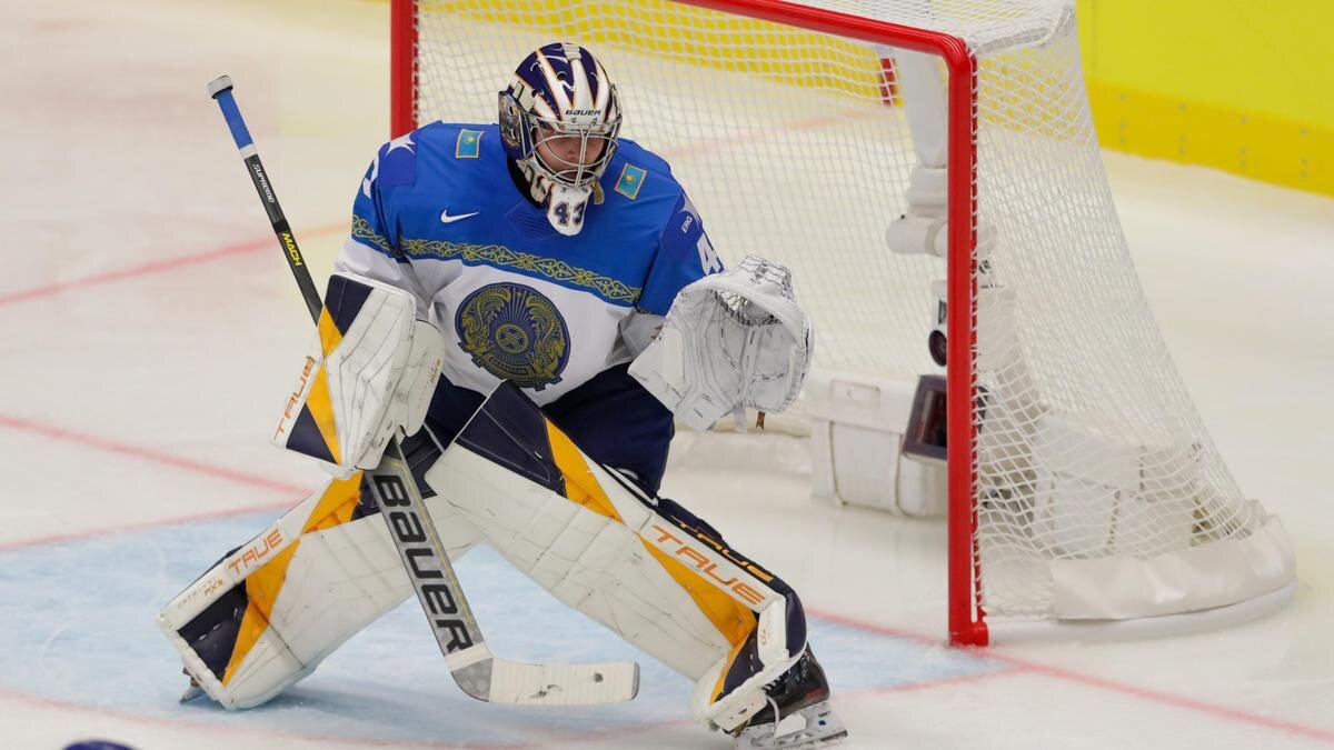    Казахстанский хоккеист Андрей Шутов:Grzegorz Wajda/SOPA Images/LightRocket via Getty Images
