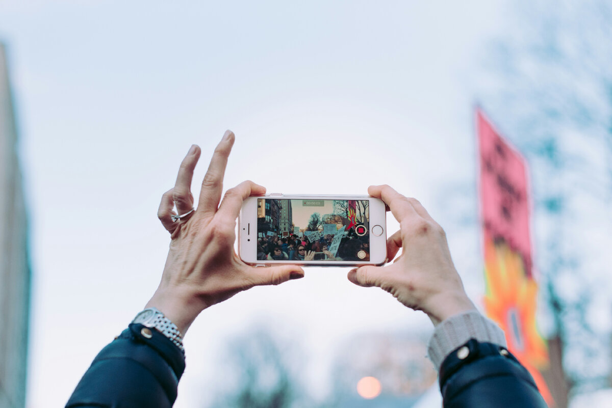 Почему в некоторых странах запрещено фотографировать без звука затвора  камеры | Steinvard | Дзен