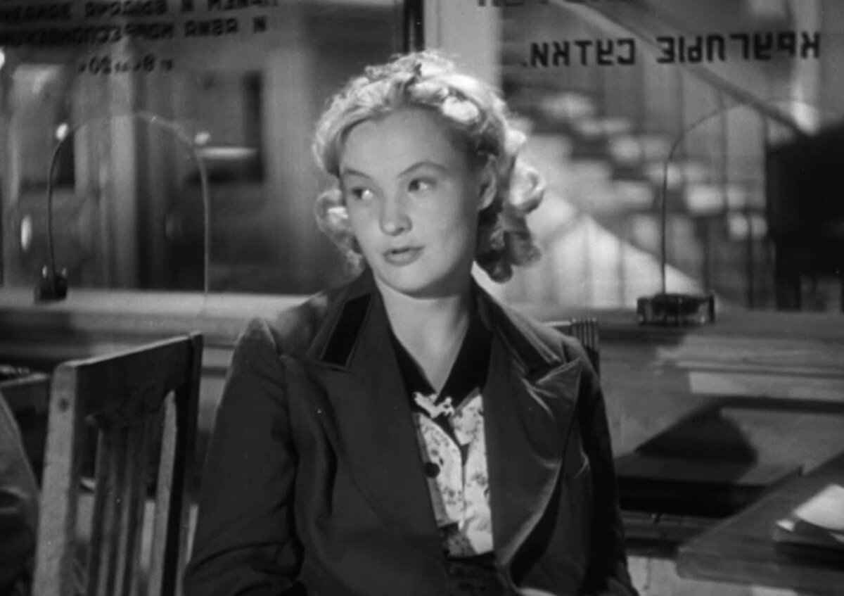 Кадр из кинофильма "Машенька", 1942 г., режиссер Юлий Райзман, сценаристы Евгений Габрилович, Сергей Ермолинский, композитор Борис Вольский (скриншот)