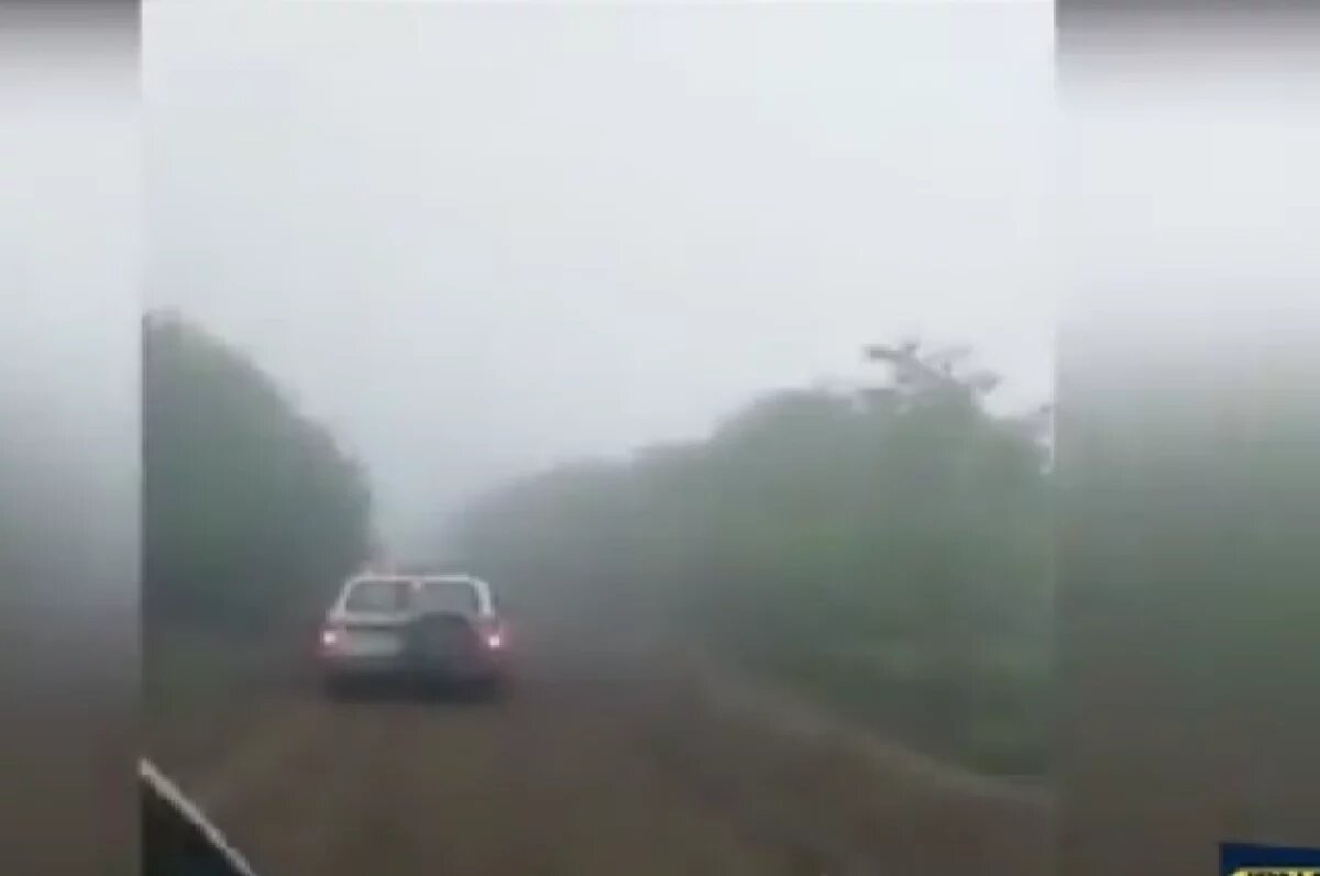    Установлен контакт с двумя находившимися в вертолете Раиси людьми