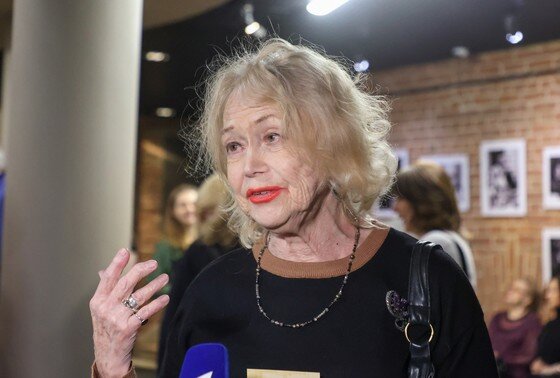    Светлана Немоляева