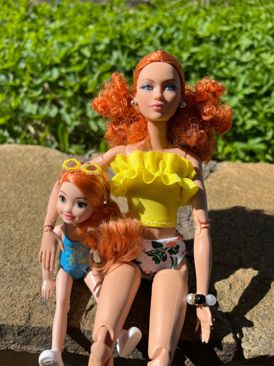 Трисс и Джинни взяли с собой купальники, чтобы позагорать