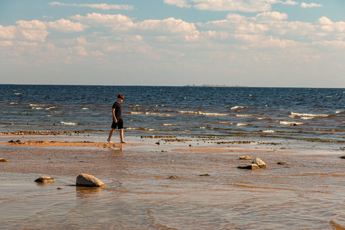 мальчик и море