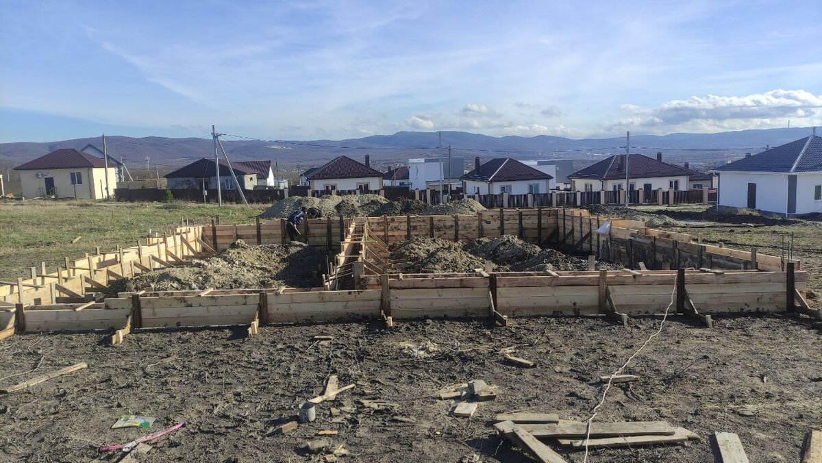 Заливали фундамент и любовались видом 