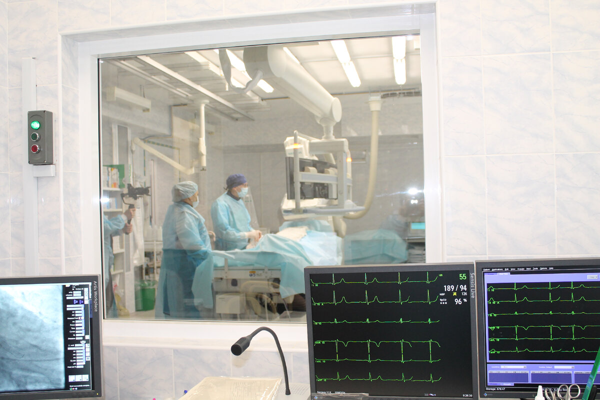 В отделении кардиологии Томской ОКБ с начала года прошли лечение 973 пациента, из них каждый второй (473 человека) с острым коронарным синдромом (нарушение кровообращения в артериях сердца).
