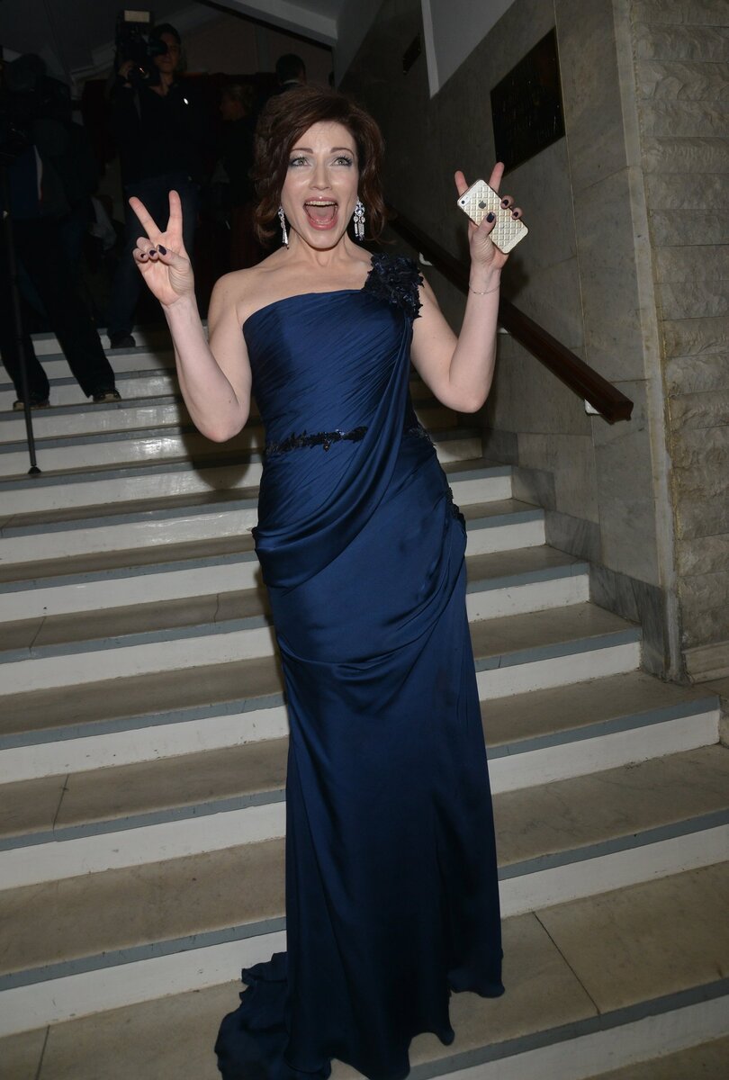    Актриса Алена Хмельницкая