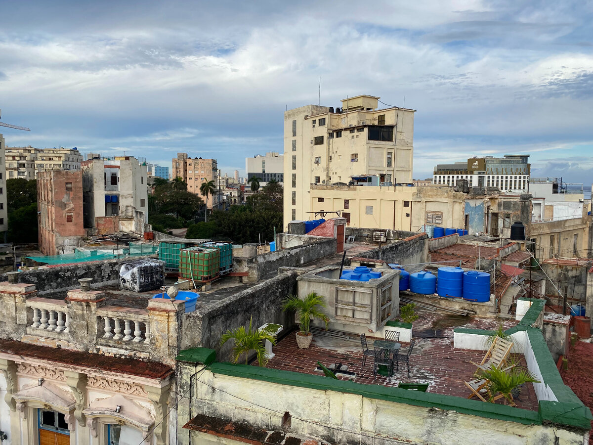 Фото с крыши дома, где мы завтракали. Гавана, Куба, 2023
