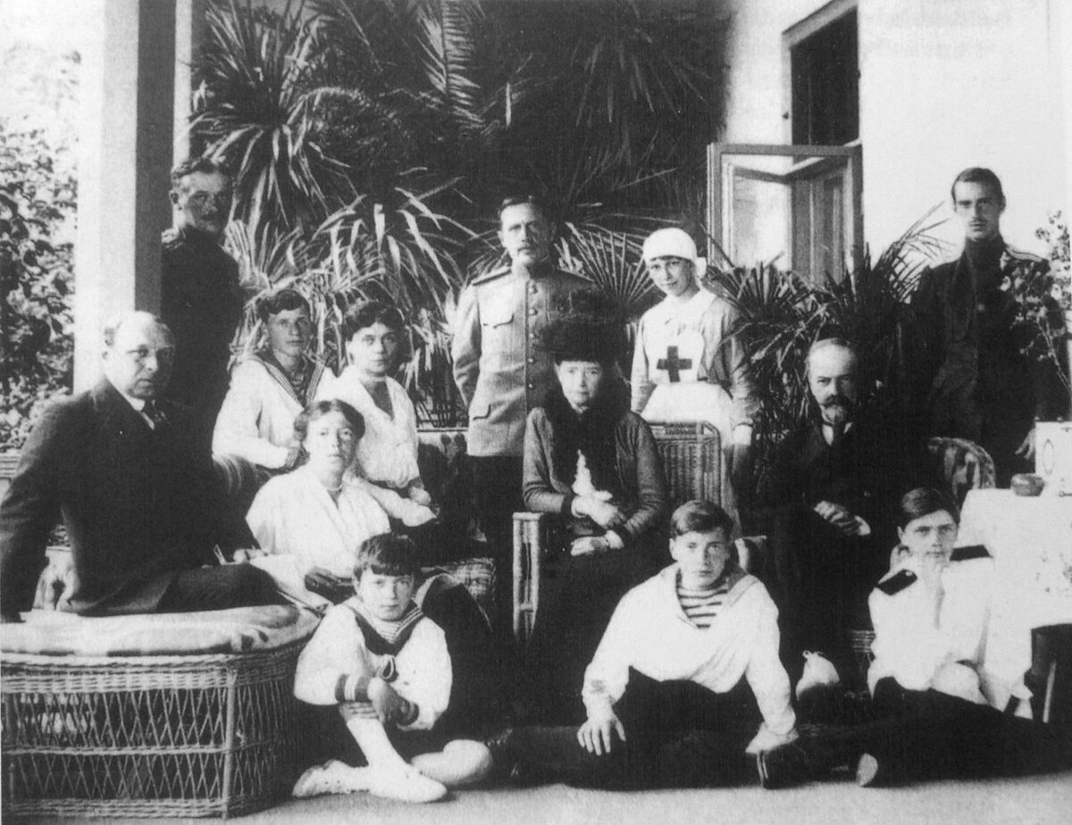 Романовы под домашним арестом в Ай-Тодоре в 1918 году