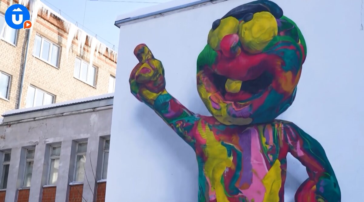  Арт-объект «Посмотри наверх» на Крауля 7