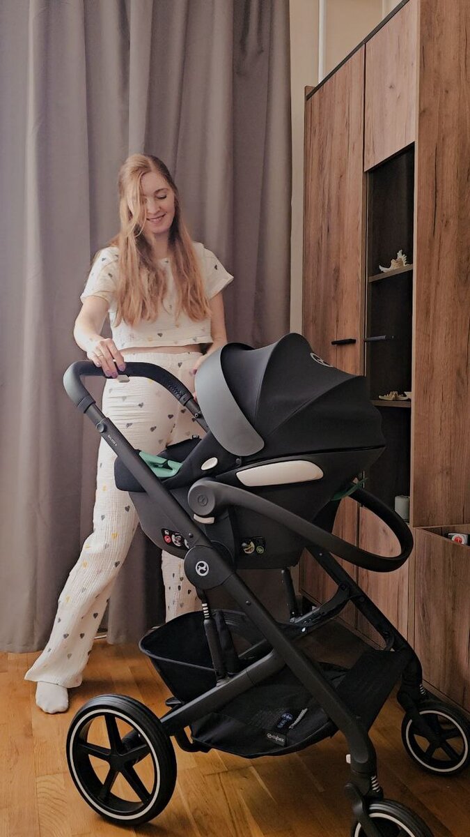 Собственно, автолюлька на шасси коляски (из комплекта 3 в 1)