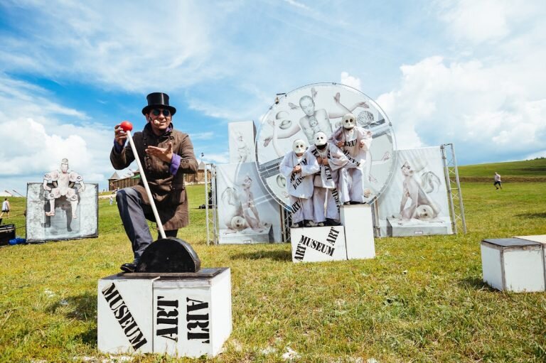    Фото из группы в соцсетях «Уличный Театр Странствующие Куклы Господина Пэжо».