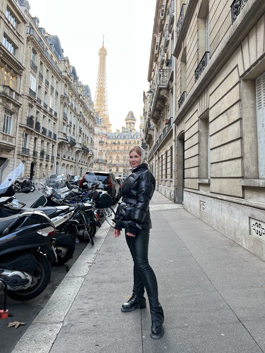 Это я в Париже