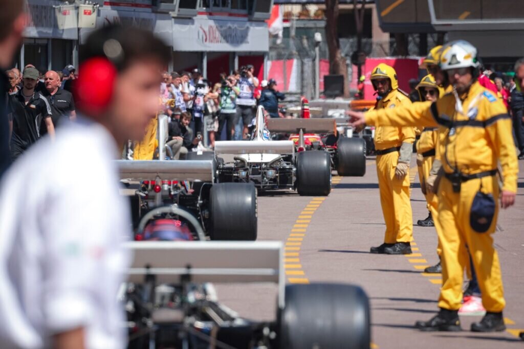 Друзья! С 10 по 12 мая на трасе Монте-Карло в 14-й раз прошла гонка старинных автомобилей Гран-при Монако, которая считается одной из самых престижных в Формуле 1.-2