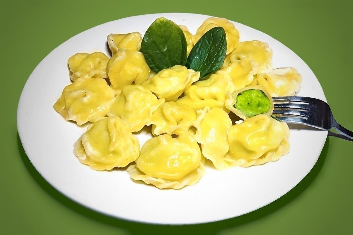 Равиоли (Ravioli ricotta e spinaci) - рецепт лучшего теста и не только для  вареников по-итальянски | Старая Перечница | Дзен