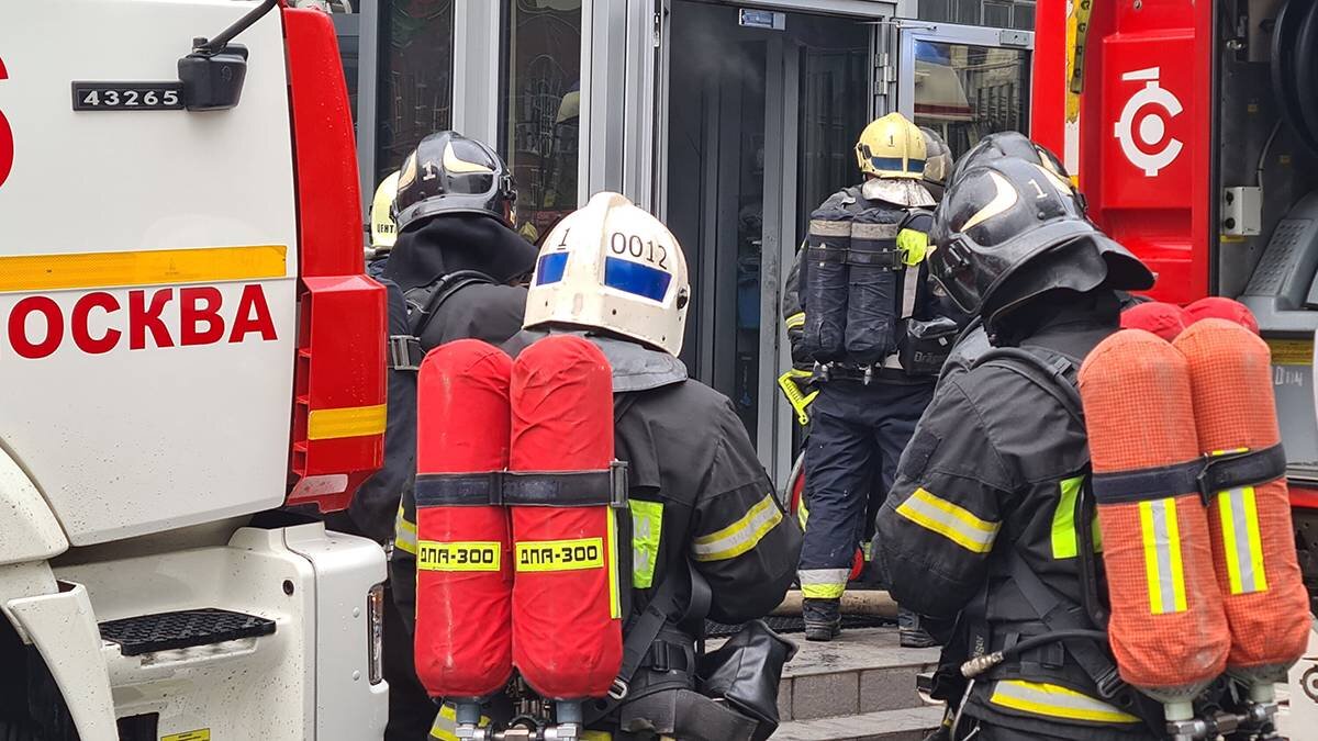 Пожар произошел в квартире на юго-западе Москвы | Вечерняя Москва | Дзен